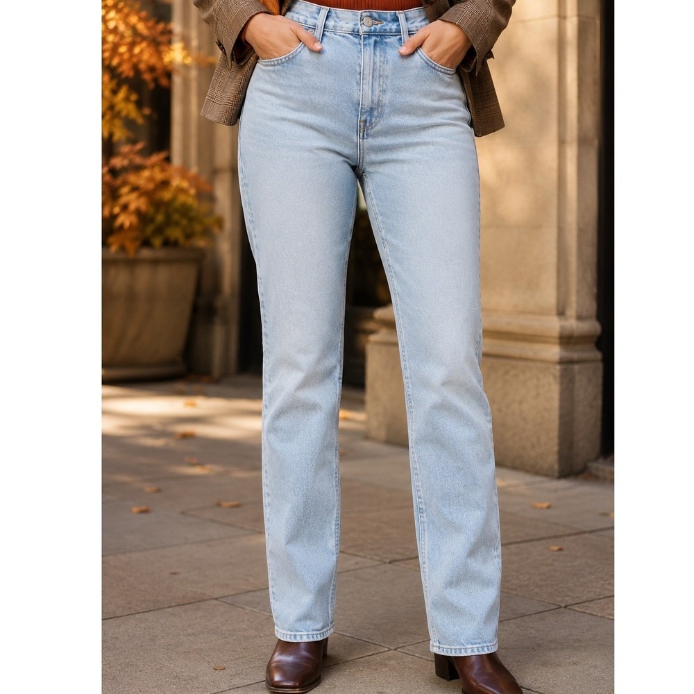 Gap 90s Straight Leg Jeans Womens 10/30R Light Wash Blue High Rise Denim